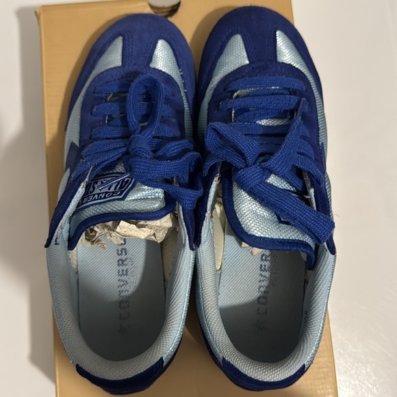 Converse Size 9 - Picture 5 of 7